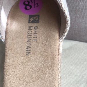 White Mountain Shoes - NWT White Mountain Mamba Wedges size 8.5 White Mountain Shoes - NWT White Mountain Mamba Wedges size 8.5